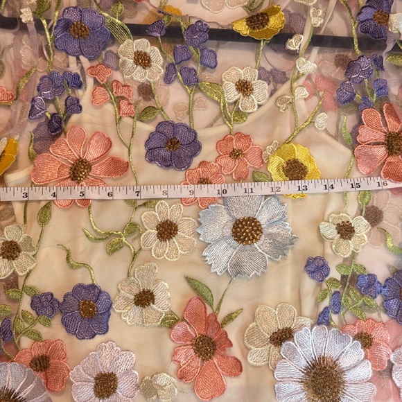 Juniors Coordinating 3D Floral Print Short Sleeve Top from Dillard’s - Picture 3 of 4